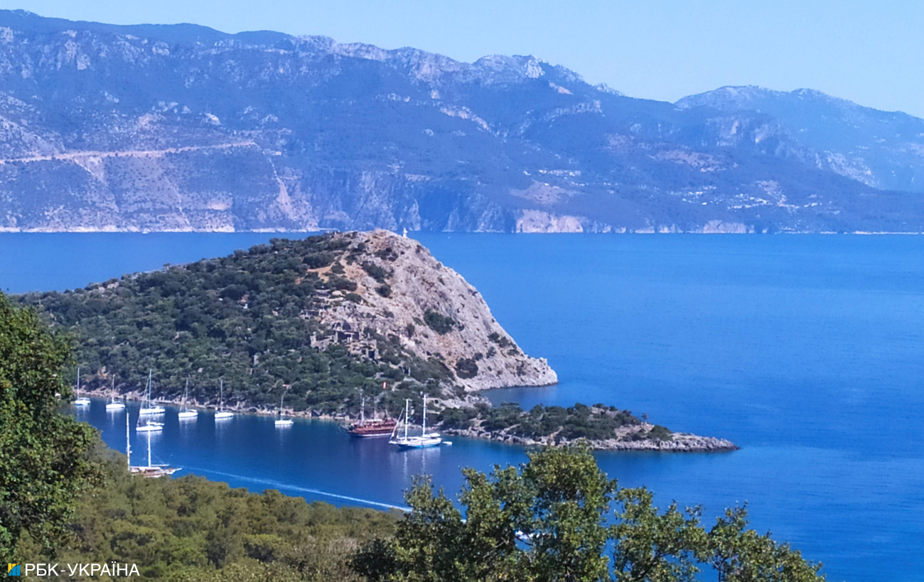 "Романтика и невероятные впечатления": самые красивые локации Средиземноморья для туров на яхтах в бархатный сезон